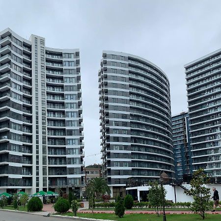 White Sails Apartment Батуми Екстериор снимка