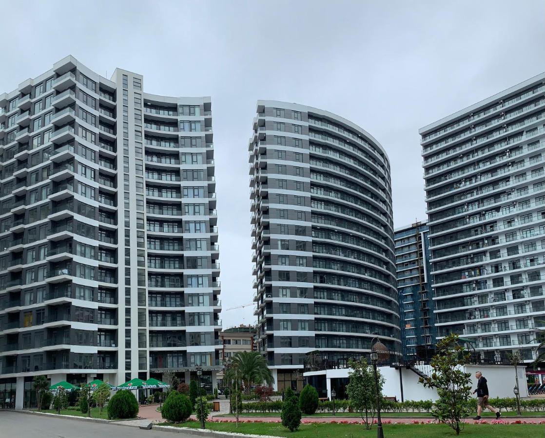 White Sails Apartment Батуми Екстериор снимка