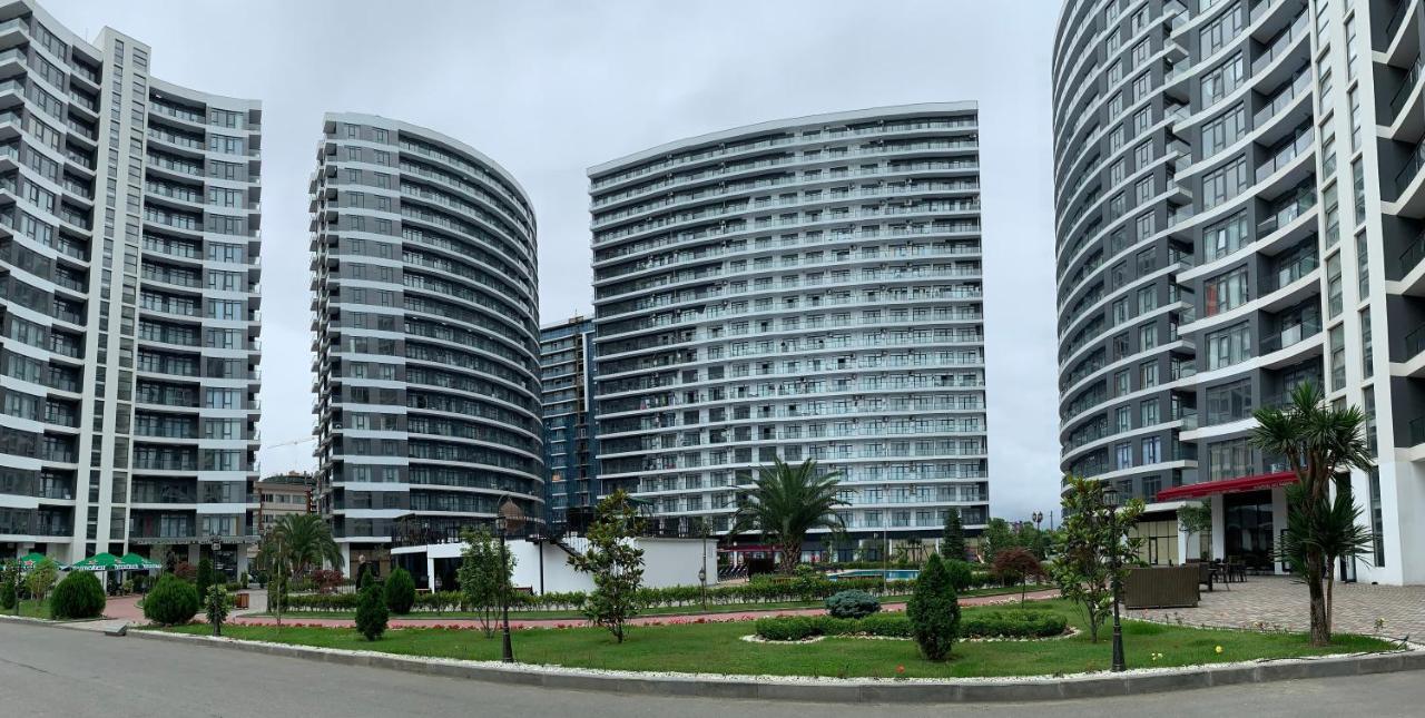 White Sails Apartment Батуми Екстериор снимка